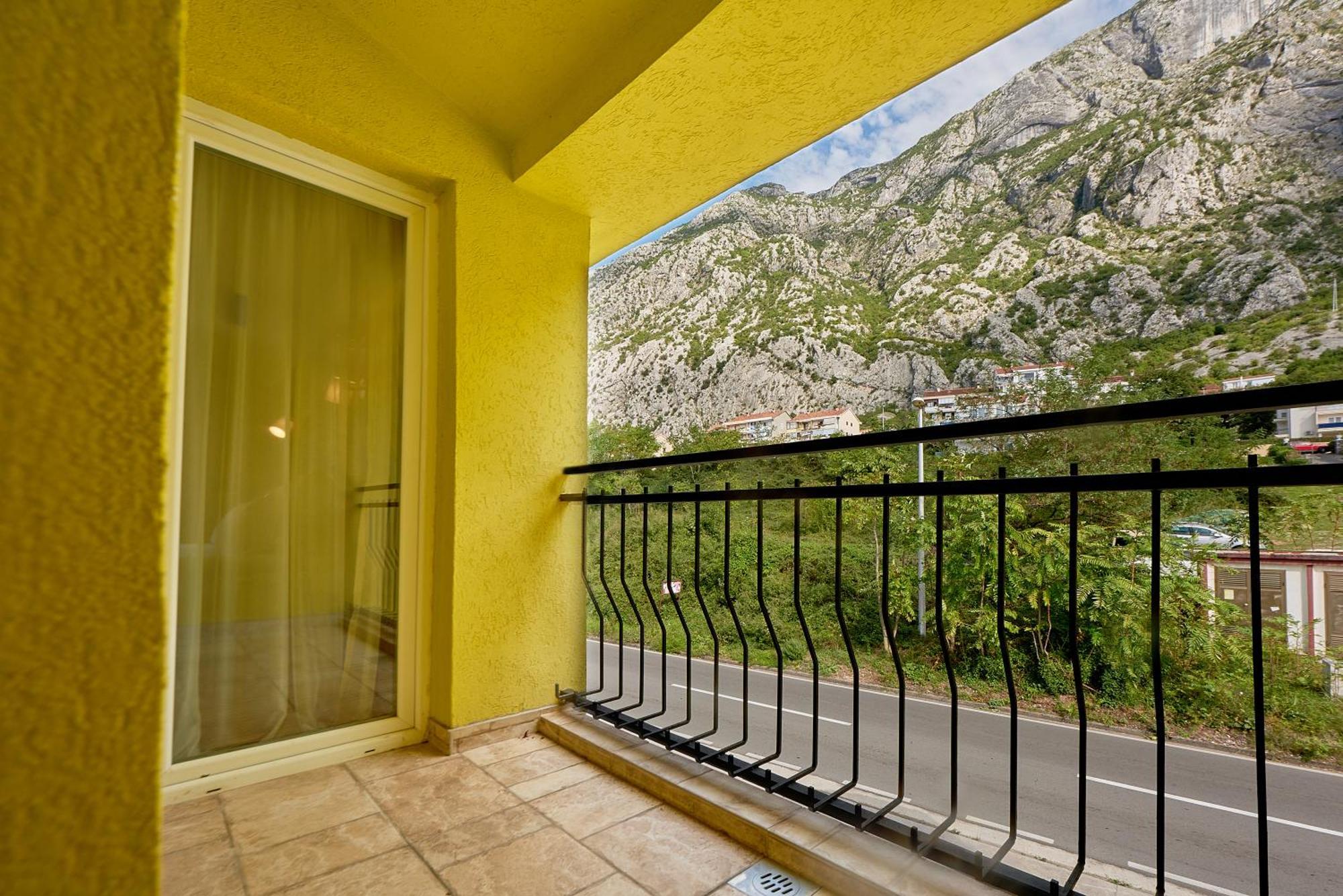 2Montenegro Mimoza Apartments Доброта Екстериор снимка